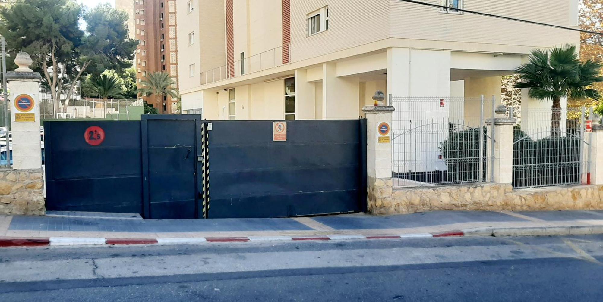 Vacanza Luxury Complex- Parking , Pool Only In The Summer , Rincon De Loix Apartment Benidorm Exterior photo