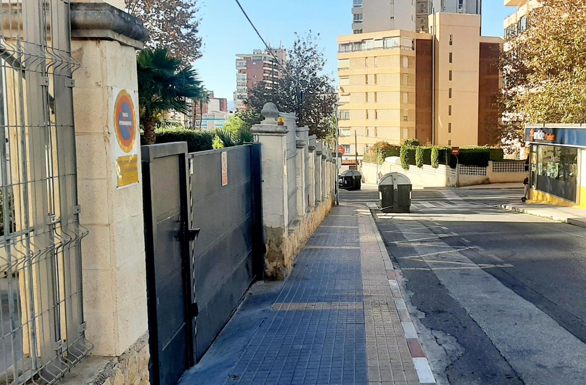 Vacanza Luxury Complex- Parking , Pool Only In The Summer , Rincon De Loix Apartment Benidorm Exterior photo